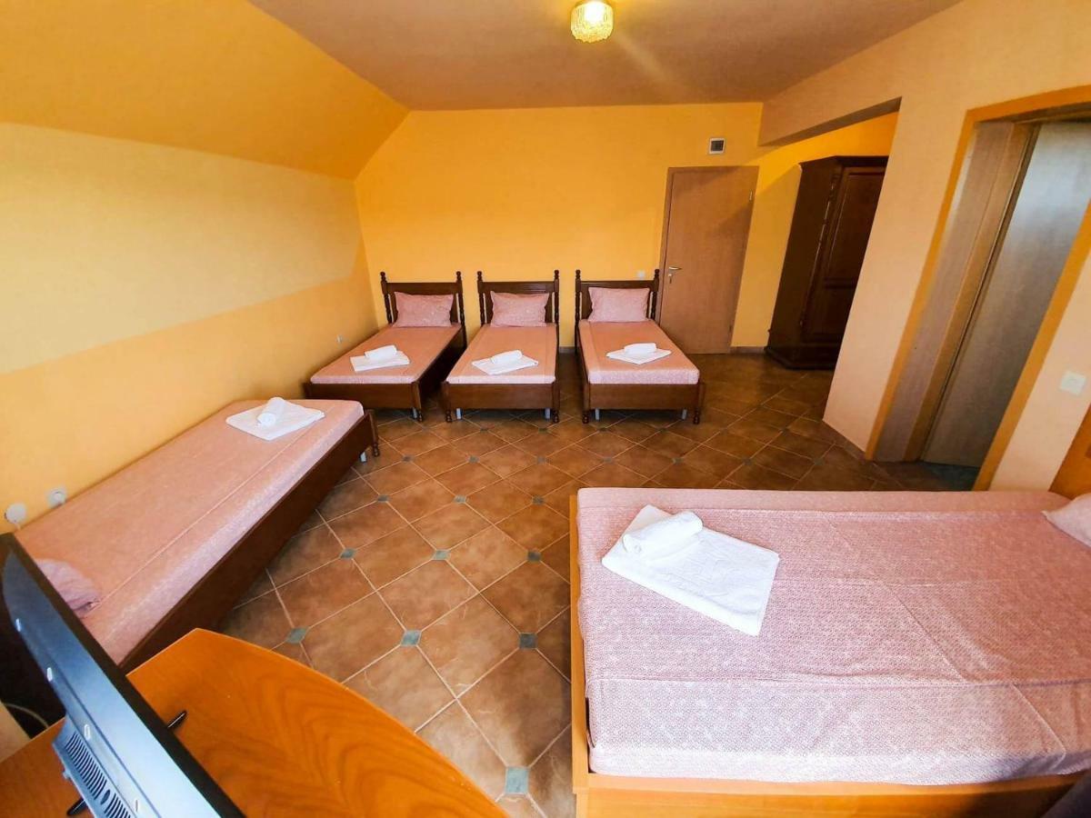 Rooms Cristian Deva Eksteriør bilde
